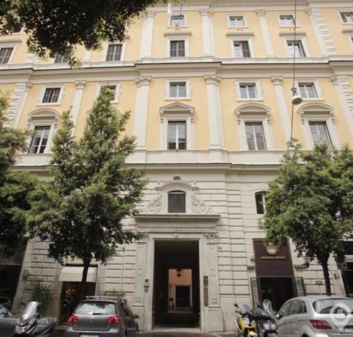 Beautiful Apartment Next To Piazza Di Spagna Rom Exteriör bild